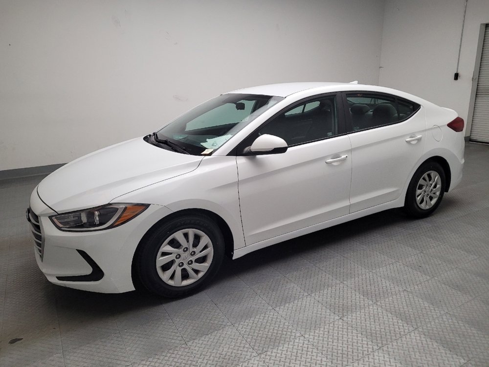 Used 2017 Hyundai Elantra SE image 2