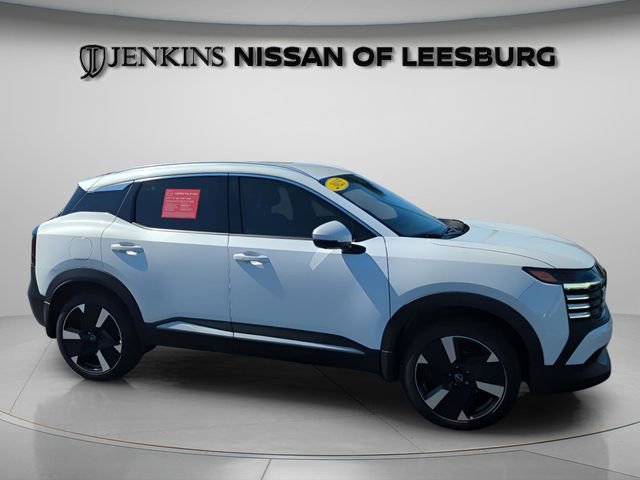 Certified 2025 Nissan Kicks SR FWD image 2