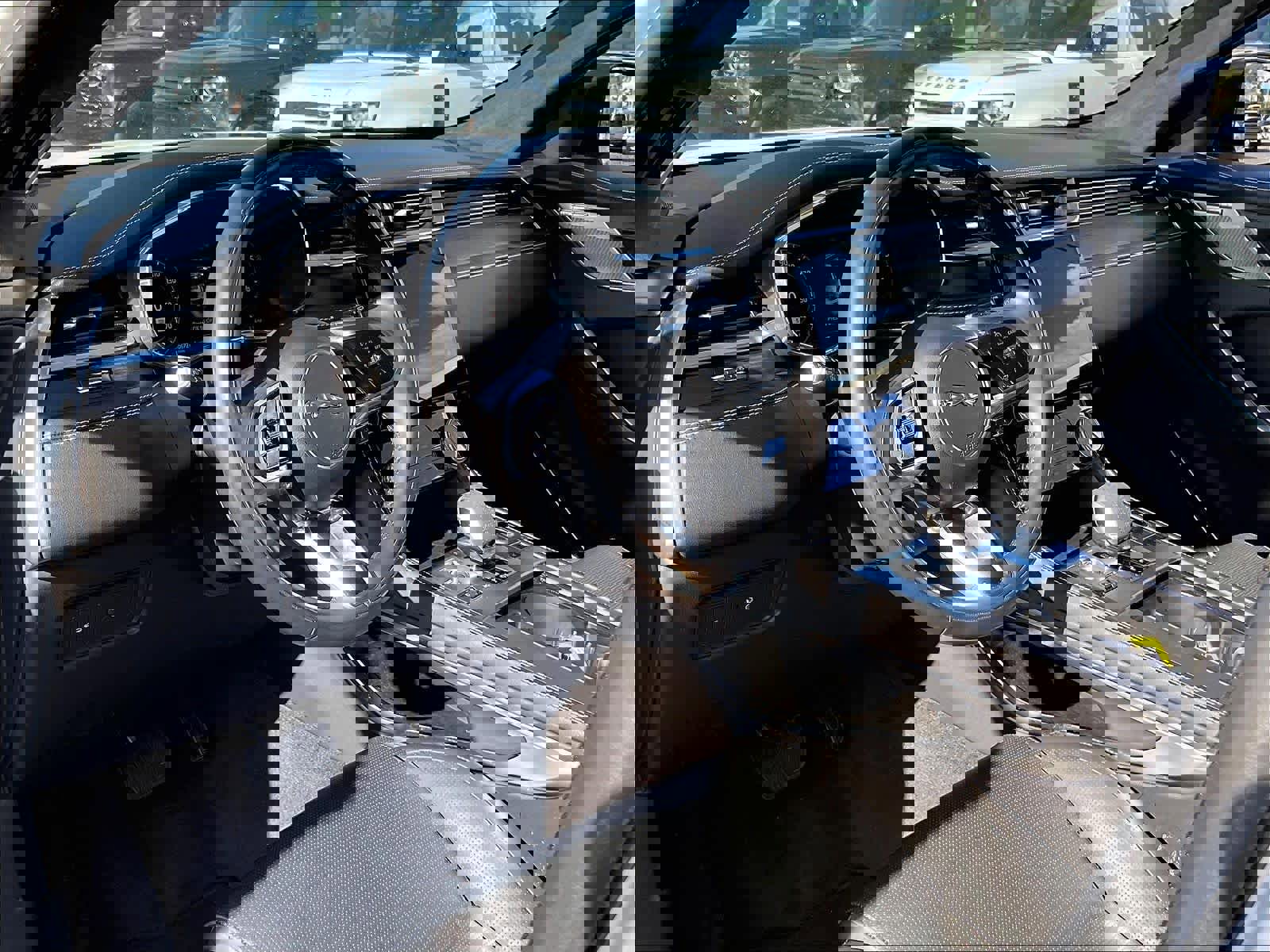 Used 2025 Jaguar F-PACE R-Dynamic S image 15