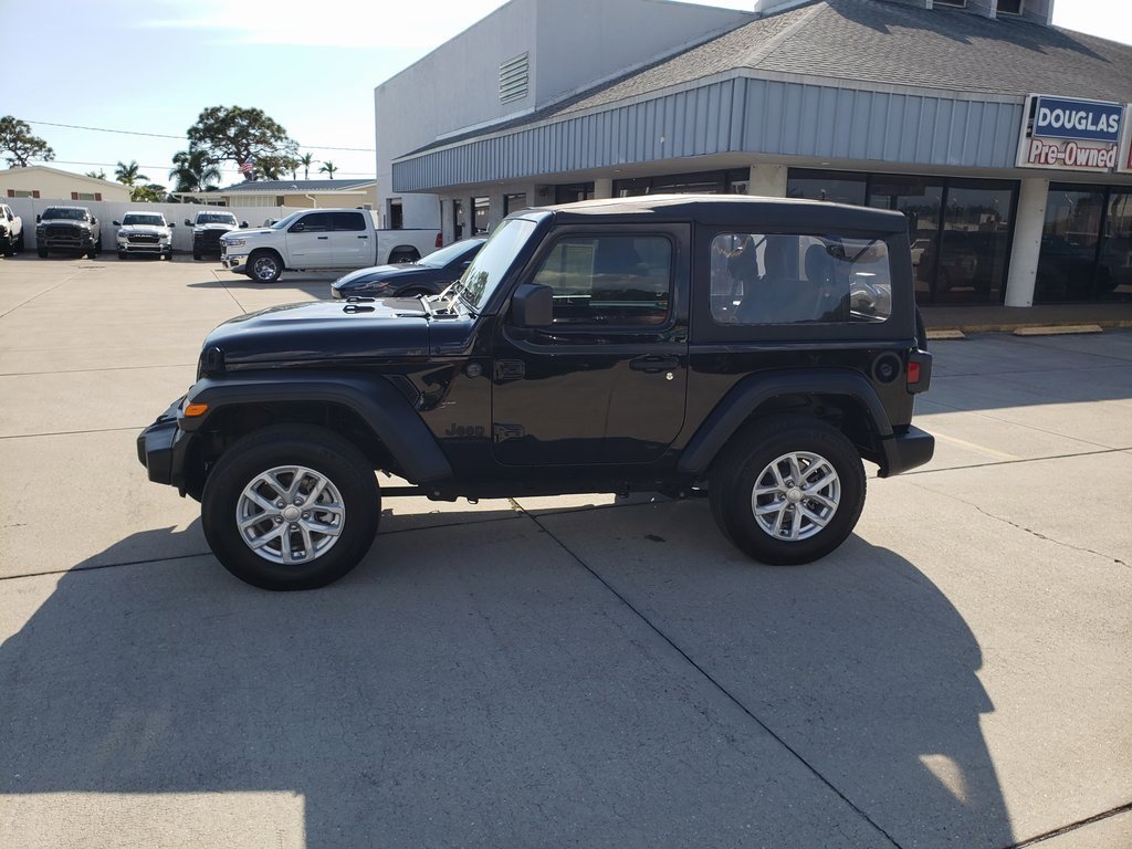 Used 2023 Jeep Wrangler Sport S image 2