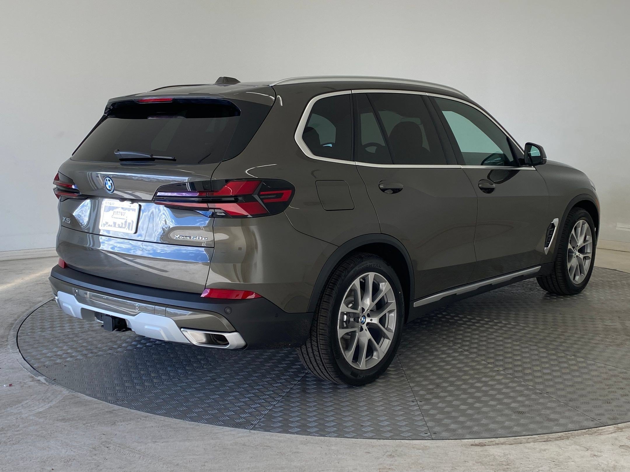Used 2026 BMW X5 xDrive50e w/ Premium Package AWD/4WD image 8
