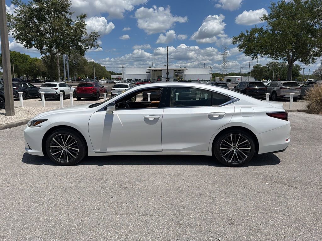 Used 2024 Lexus ES 350 w/ Premium Package FWD image 8