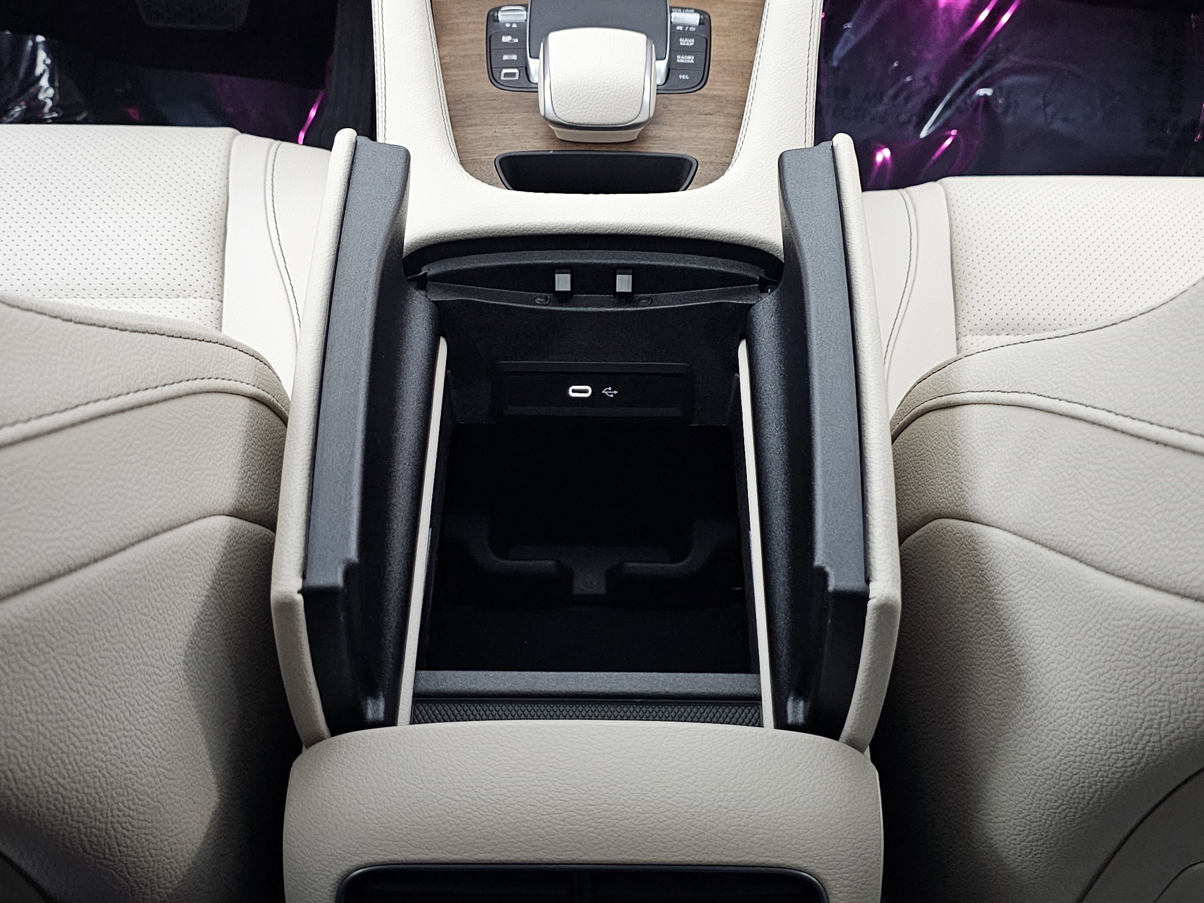 Used 2025 Mercedes-Benz GLE 450 4MATIC image 35