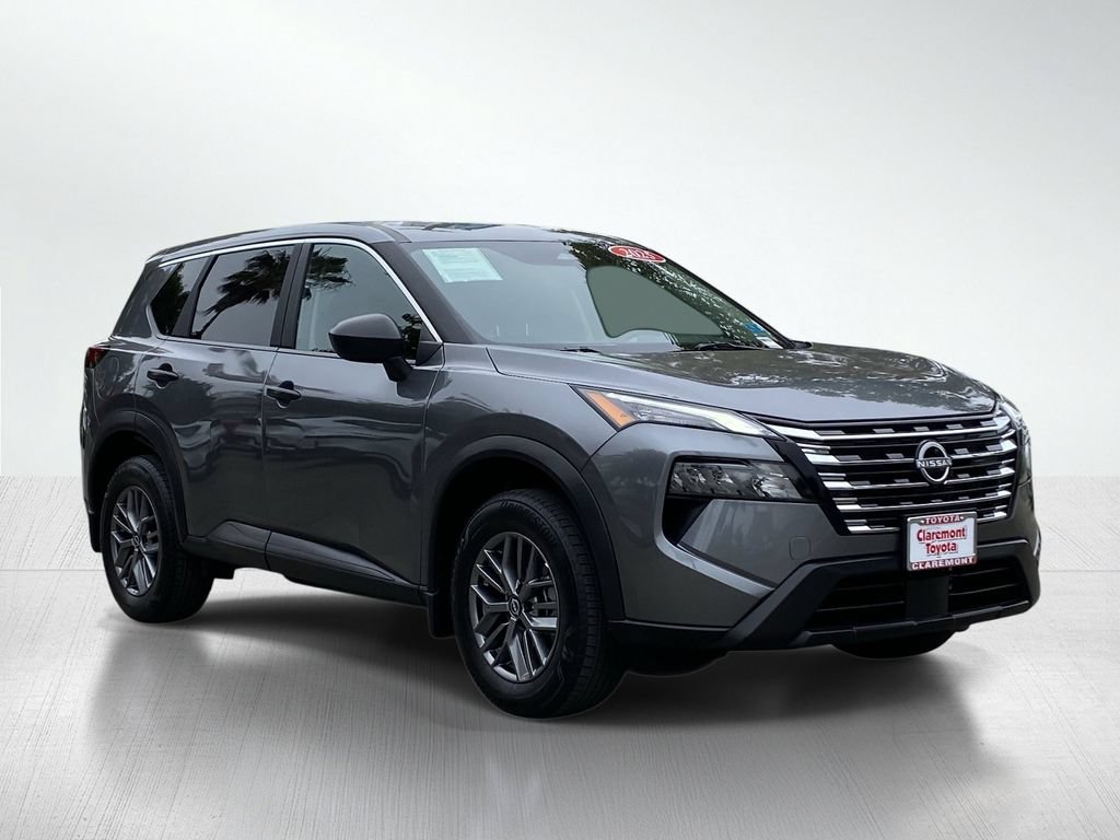 Used 2025 Nissan Rogue S FWD image 12