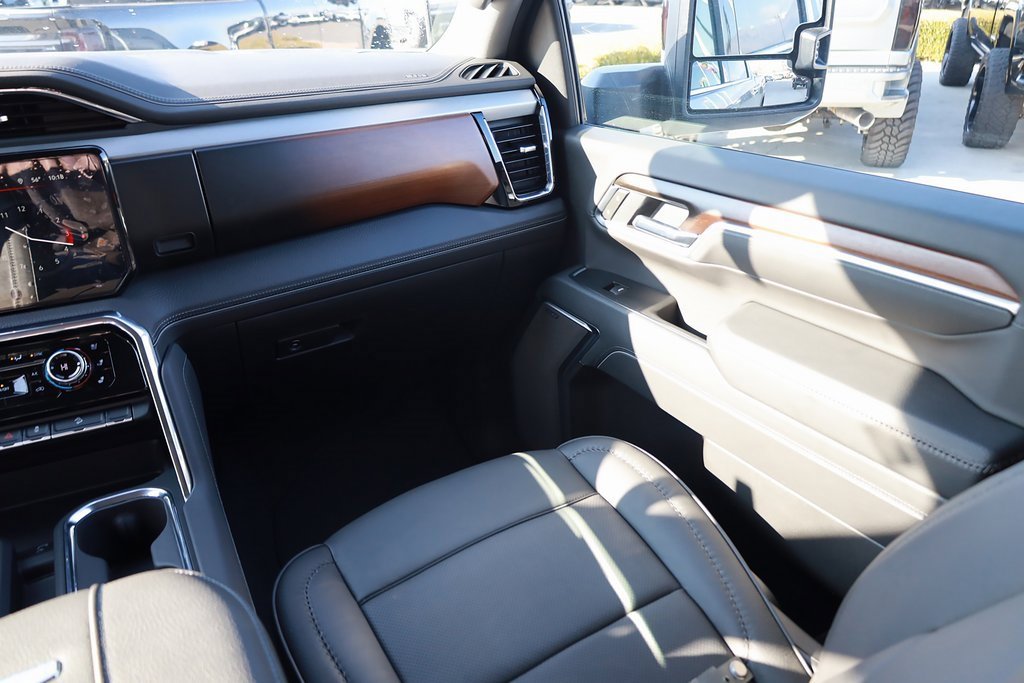 Used 2025 GMC Sierra 3500 Denali w/ Denali Reserve Package image 20