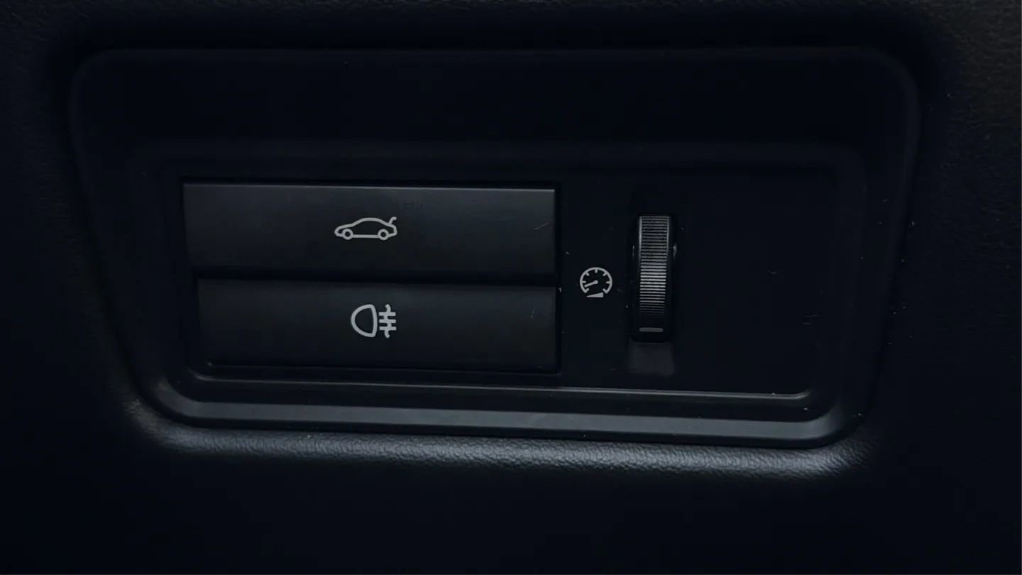Used 2016 Jaguar XJ L Portfolio RWD image 47
