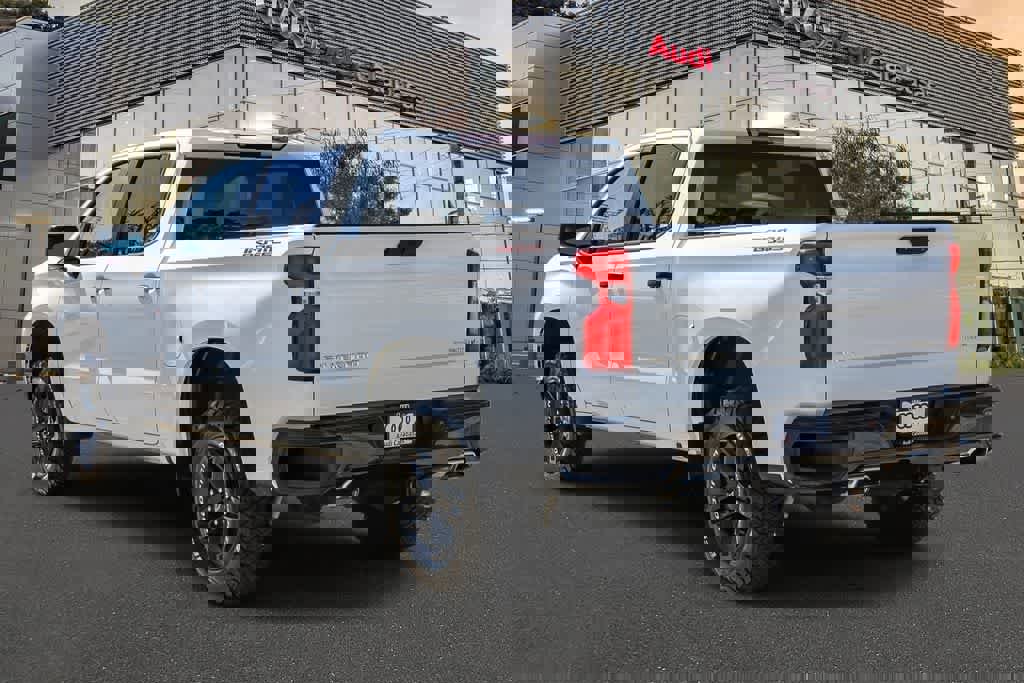 Used 2021 Chevrolet Silverado 1500 Custom Trail Boss AWD/4WD image 2