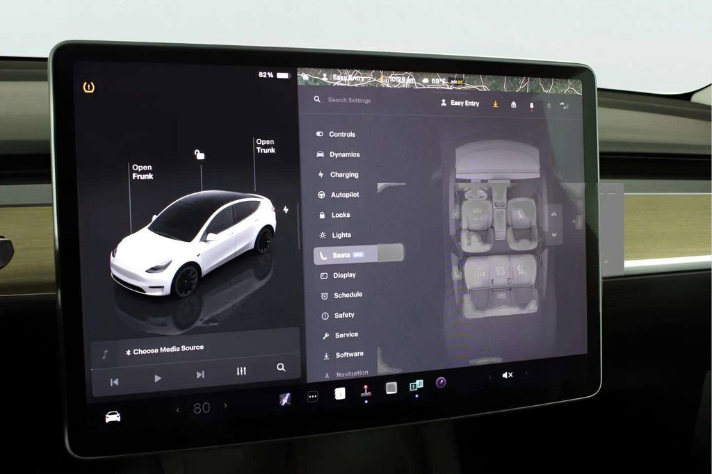 Used 2022 Tesla Model Y Long Range image 26