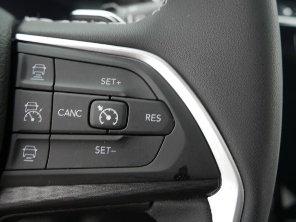 Used 2023 Jeep Grand Cherokee L Altitude image 41