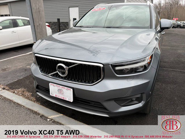Used 2019 Volvo XC40 T5 Momentum image 6