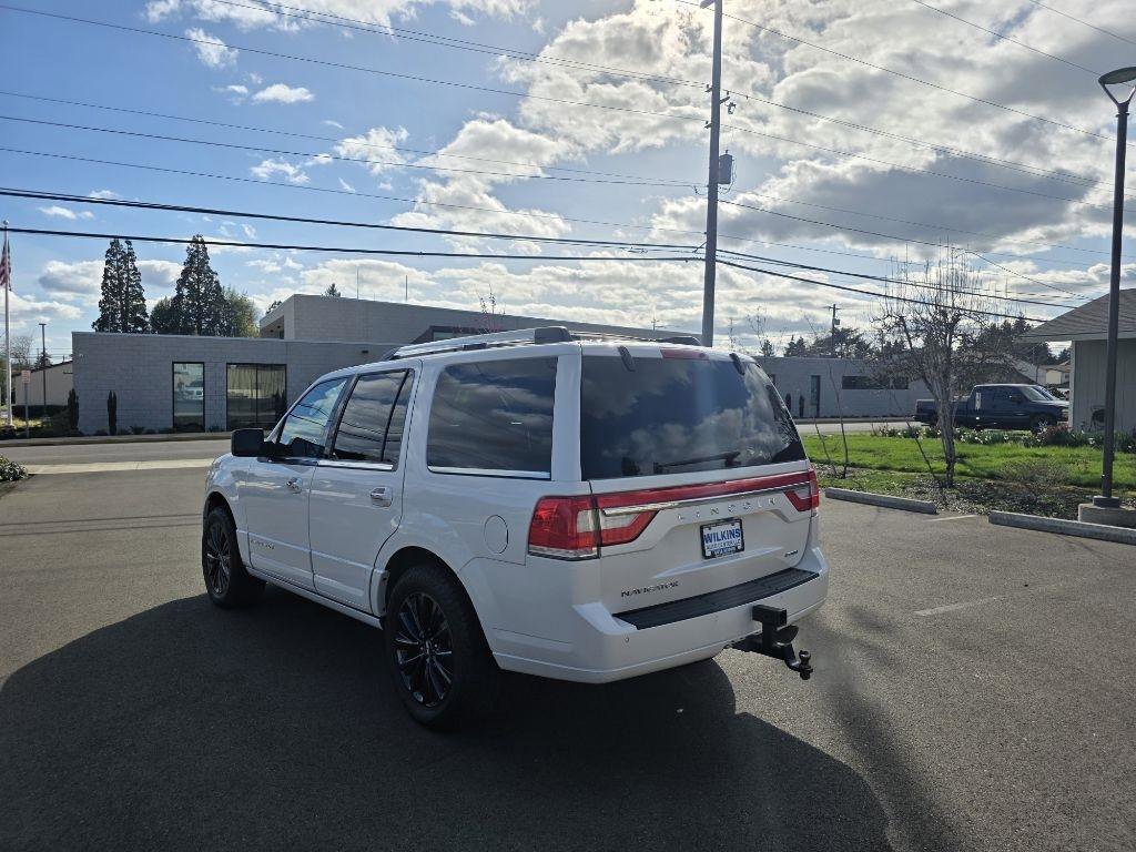 Used 2015 Lincoln Navigator 4WD image 7
