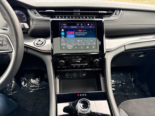 Used 2023 Jeep Grand Cherokee Altitude image 29