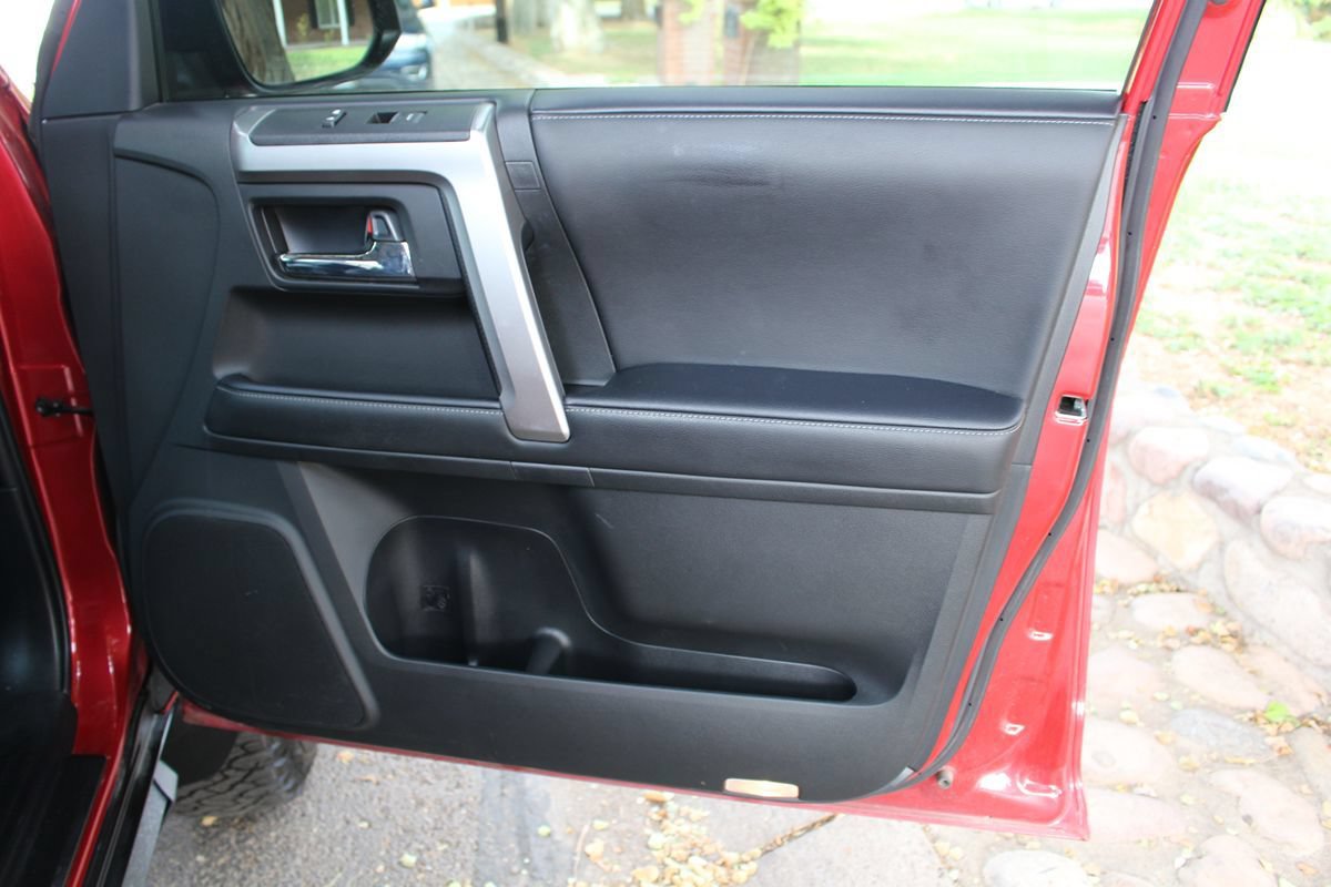 Used 2022 Toyota 4Runner SR5 Premium w/ Moonroof Package AWD/4WD image 18