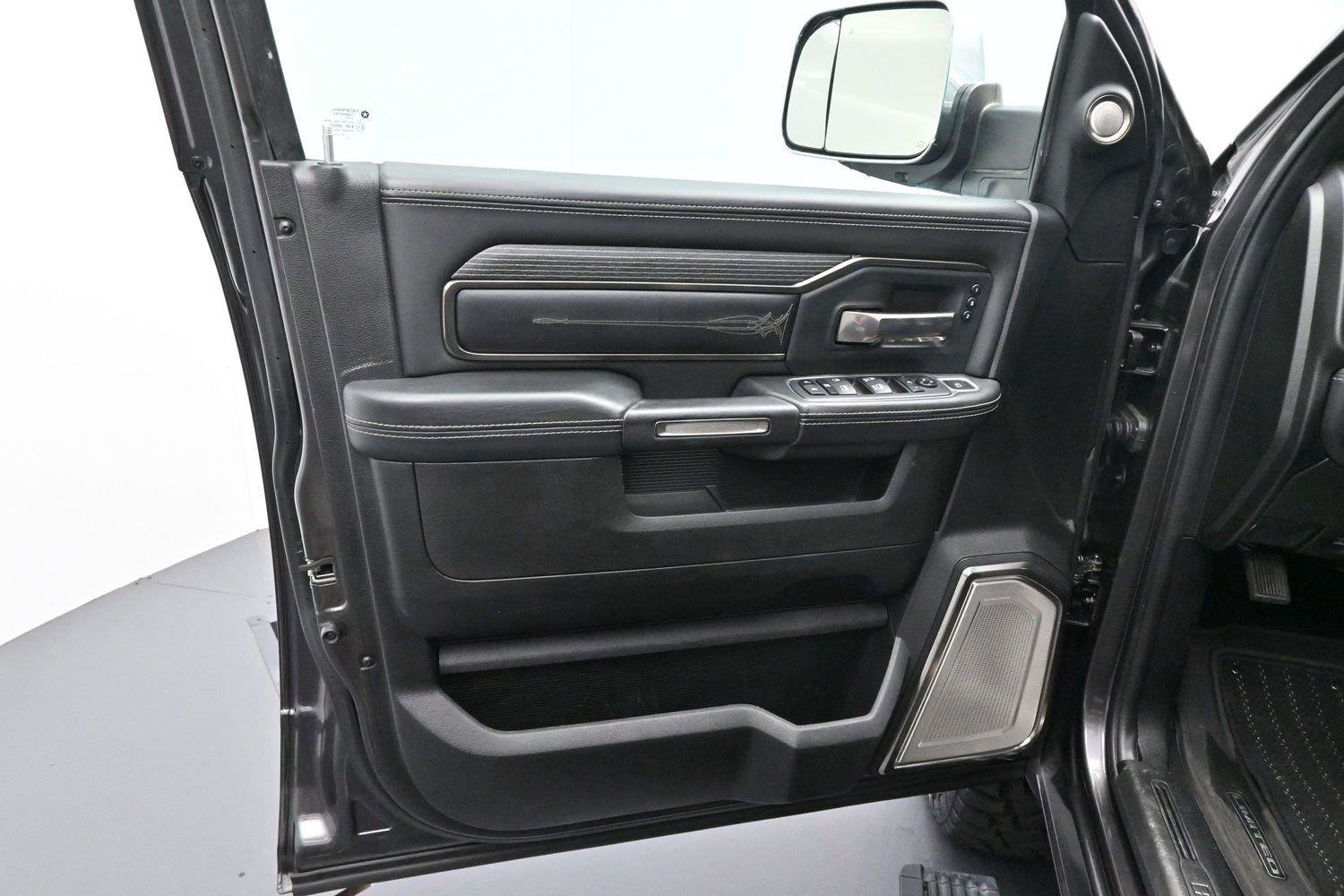 Used 2020 RAM 2500 Limited AWD/4WD image 9