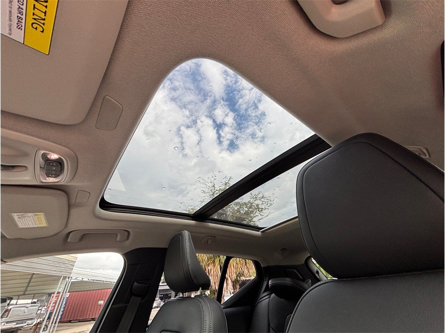 Used 2021 Volvo XC40 T5 Momentum w/ Premium Package AWD/4WD image 37