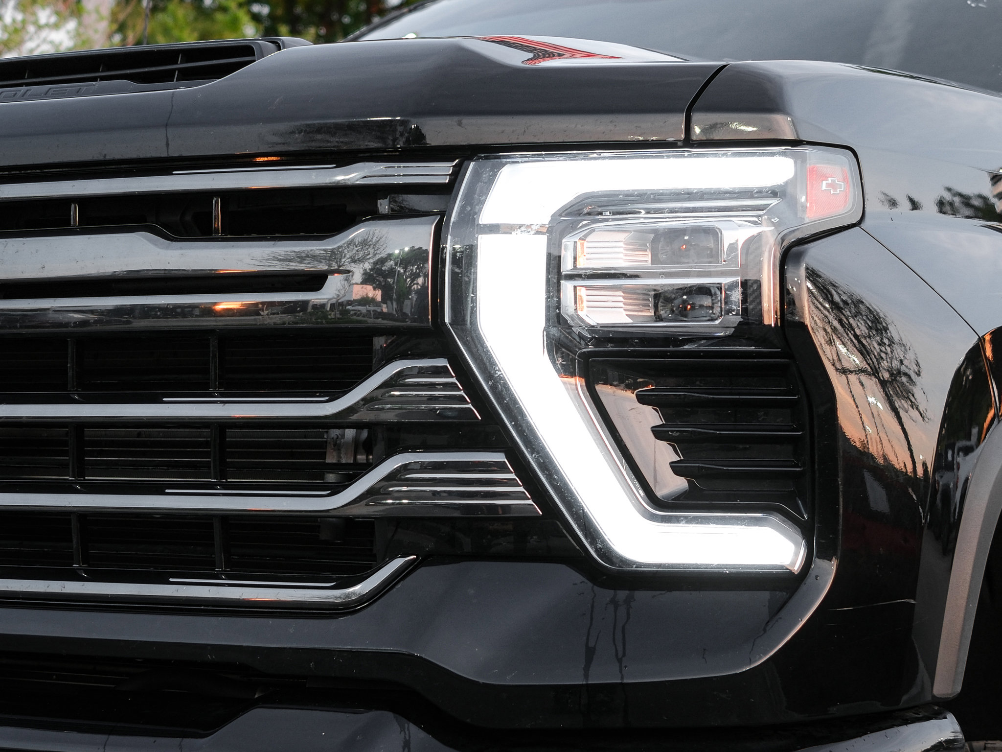 Used 2024 Chevrolet Silverado 3500 High Country w/ High Country Premium Package AWD/4WD image 11