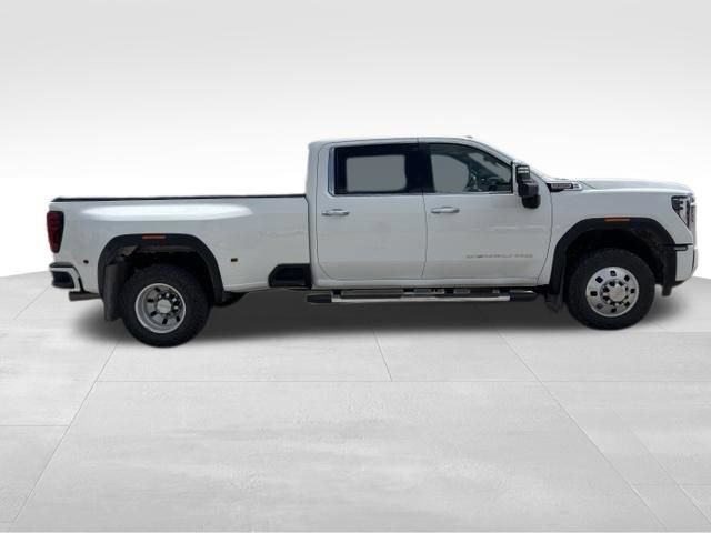 Used 2024 GMC Sierra 3500 Denali w/ Denali Reserve Package AWD/4WD image 6