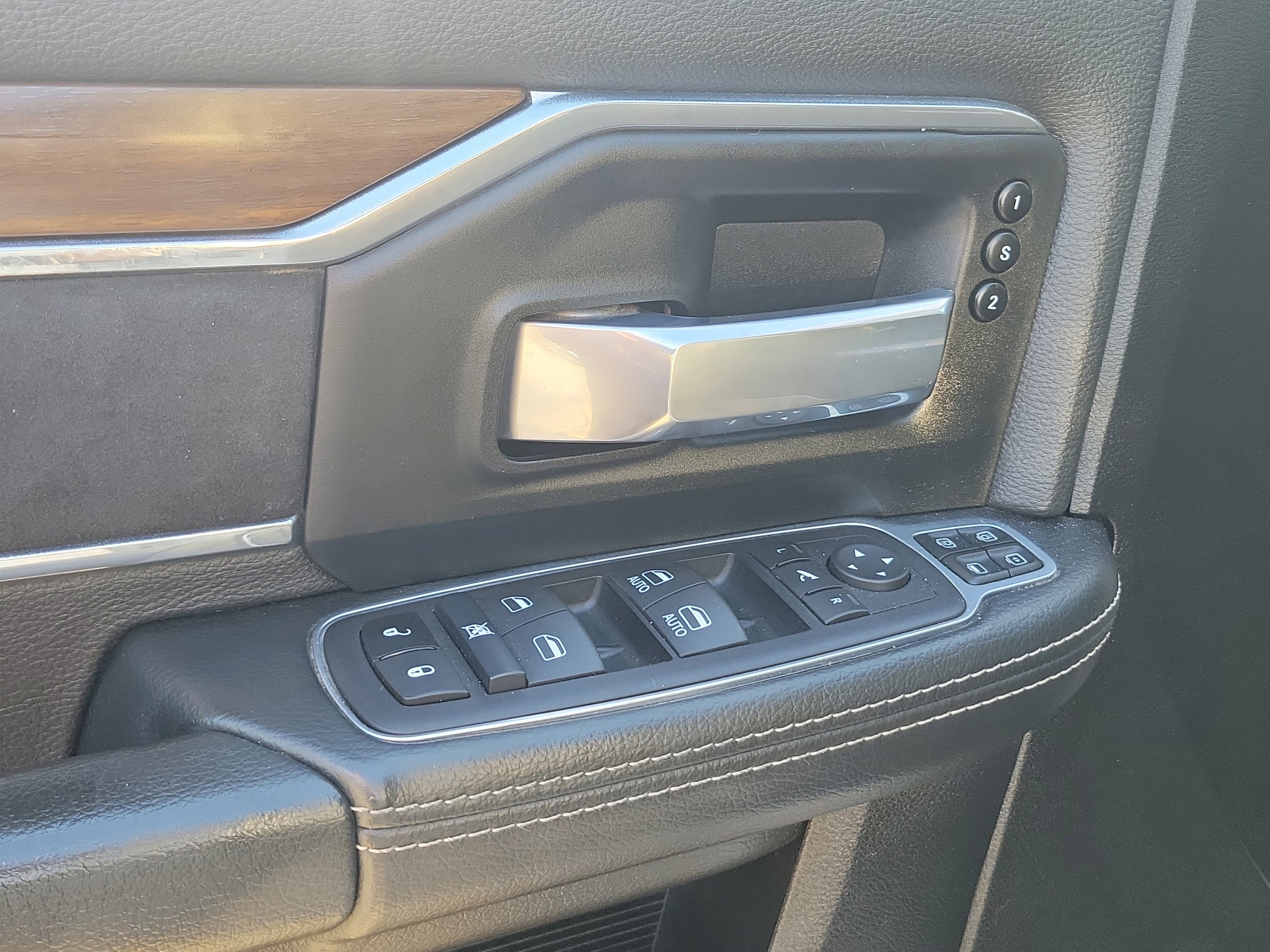 Used 2024 RAM 2500 Laramie image 20