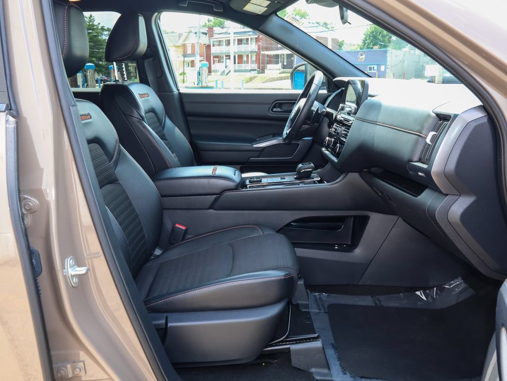 Used 2023 Nissan Pathfinder Rock Creek AWD/4WD image 27