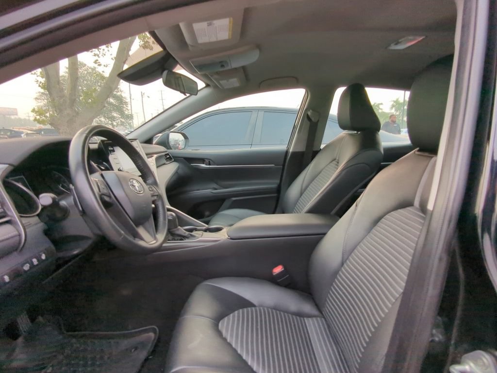 Used 2024 Toyota Camry SE FWD image 6