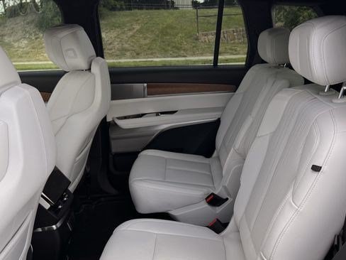 New 2027 Cadillac Vistiq Luxury AWD/4WD image 24