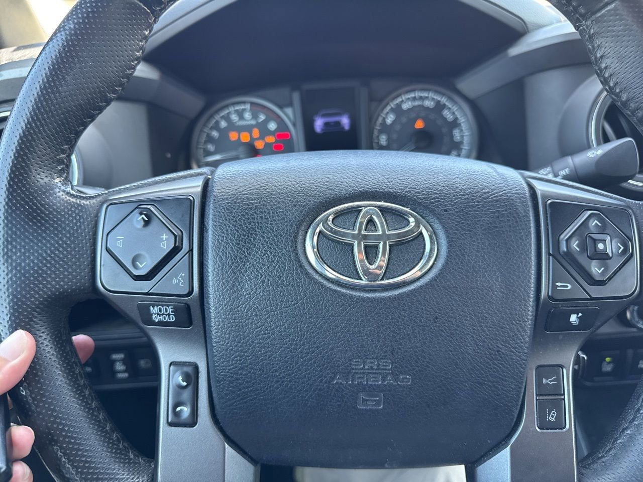 Used 2018 Toyota Tacoma TRD Off-Road w/ Technology Package image 12