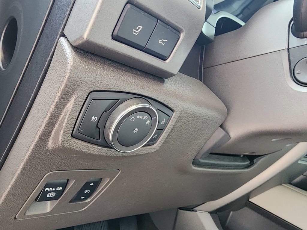 Used 2019 Ford Expedition XLT w/ Equipment Group 202A RWD image 19