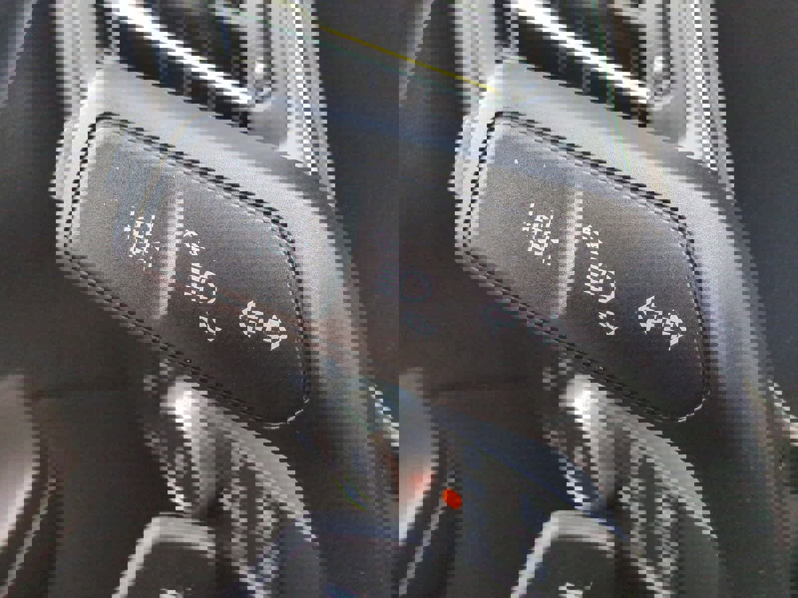 Used 2020 Ford Escape Titanium image 28