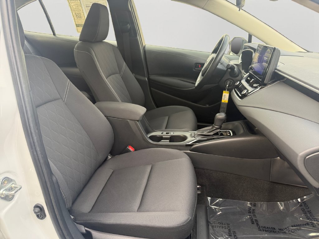 Used 2025 Toyota Corolla LE FWD image 11