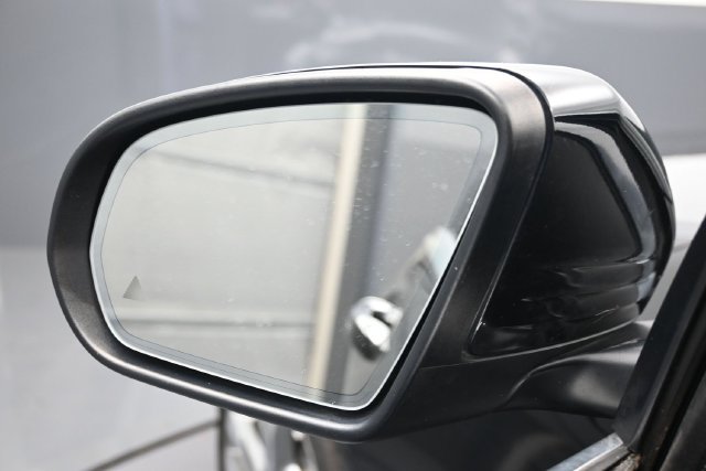 Used 2018 Mercedes-Benz C 300 Sedan image 4