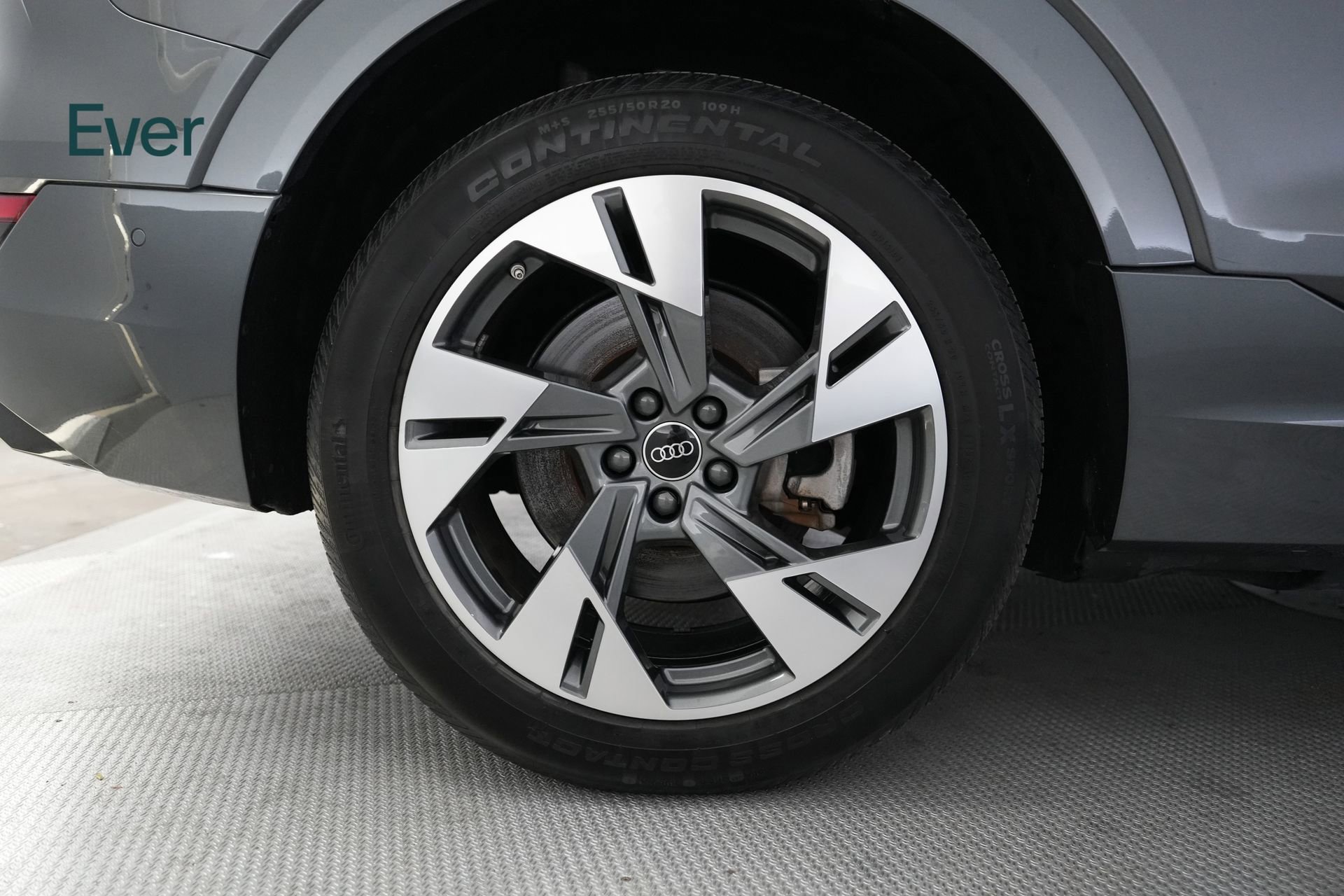 Used 2022 Audi e-tron Premium w/ Convenience Plus Package image 22