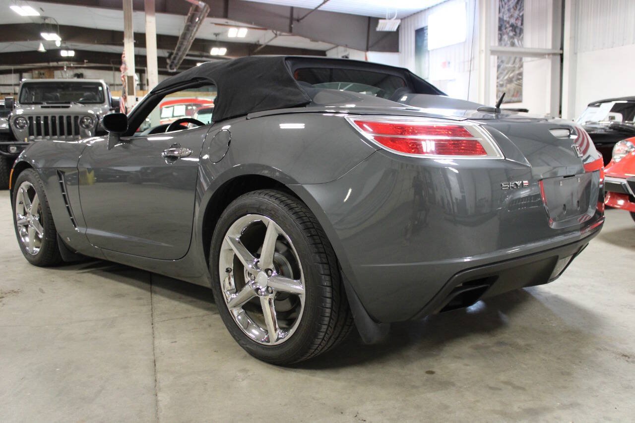 Used 2009 Saturn Sky Red Line RWD image 4