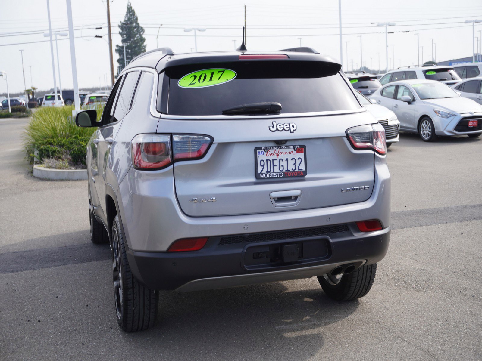 Used 2017 Jeep Compass Limited image 8