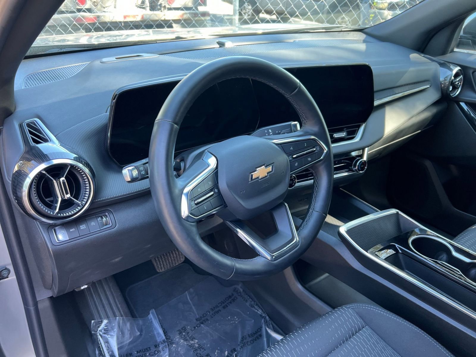 Used 2025 Chevrolet Equinox LT image 29