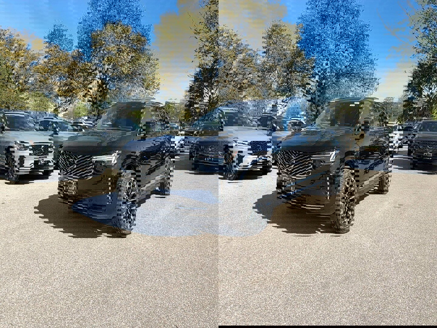 New 2026 Volvo XC90 T8 Plus w/ Protection Package Premier image 2