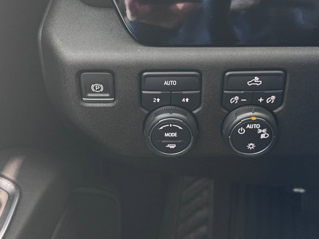 Certified 2023 Chevrolet Silverado 1500 LT AWD/4WD image 21