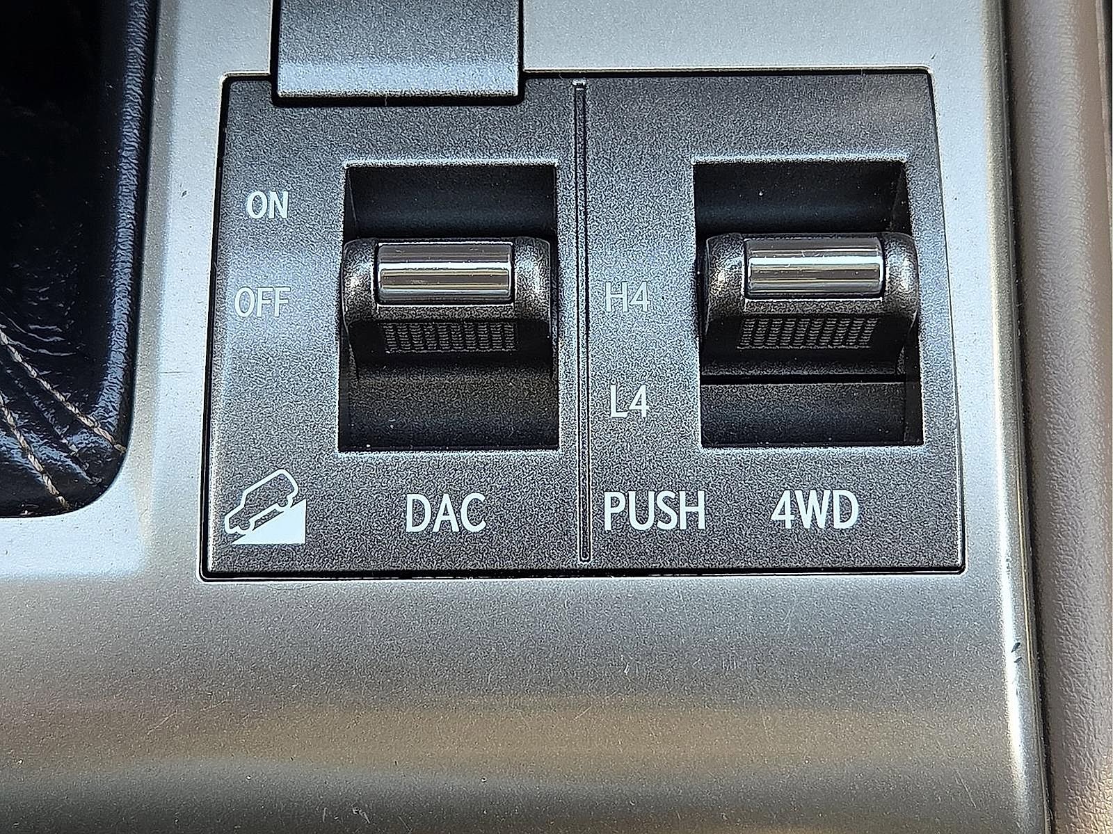 Used 2017 Lexus GX 460 Premium w/ Premium Package image 18