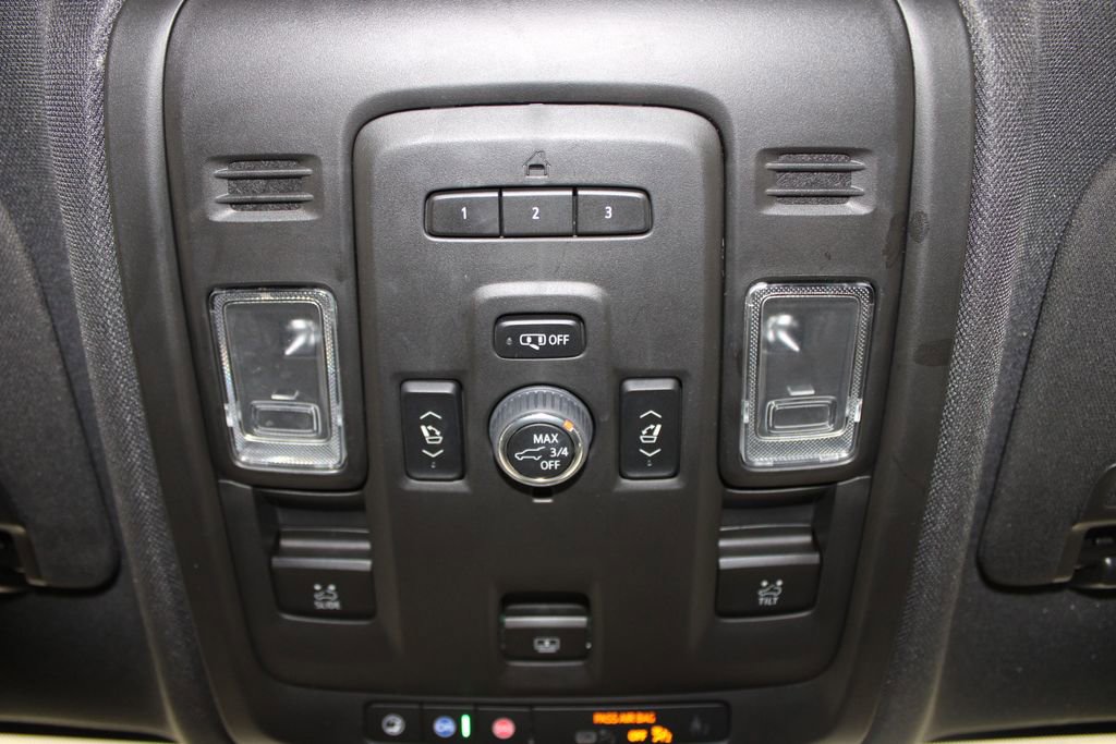 Used 2023 Chevrolet Suburban Z71 w/ Luxury Package image 37