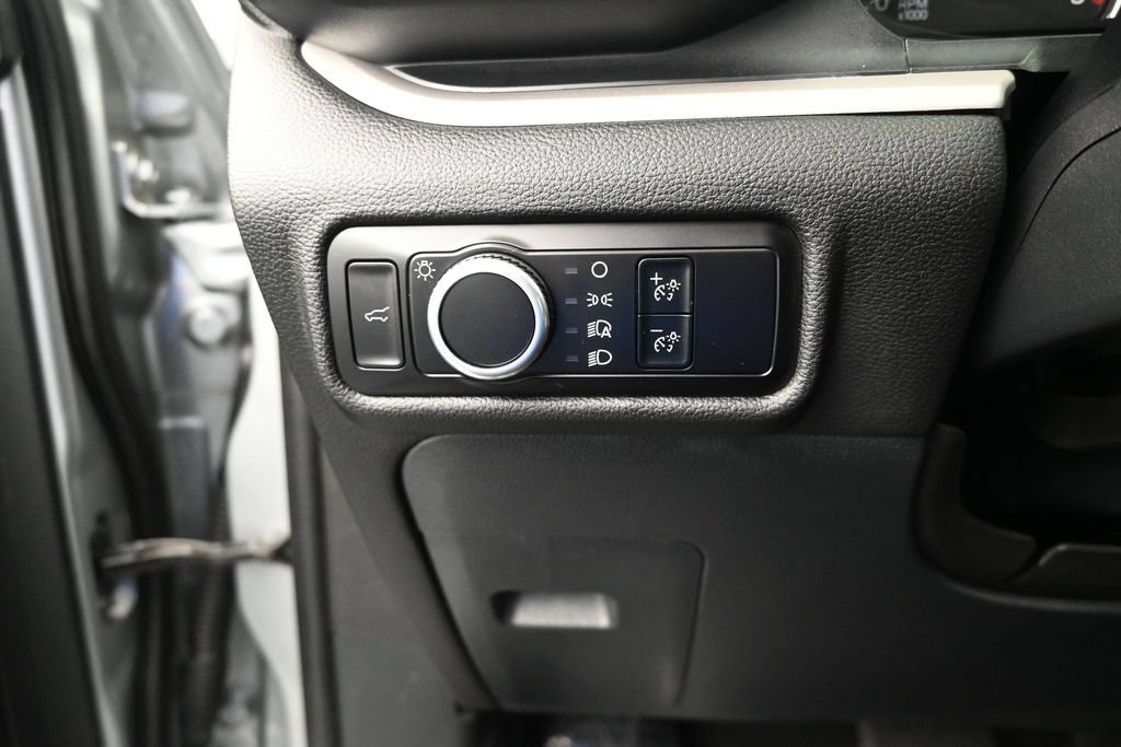 Used 2023 Ford Explorer XLT RWD image 17