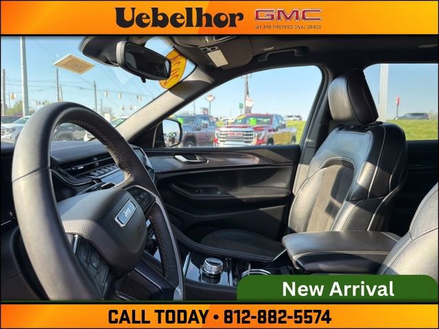 Used 2023 Jeep Grand Cherokee L Laredo image 27