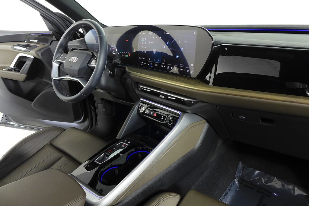 Used 2025 Audi Q5 Premium Plus w/ Premium Plus image 13
