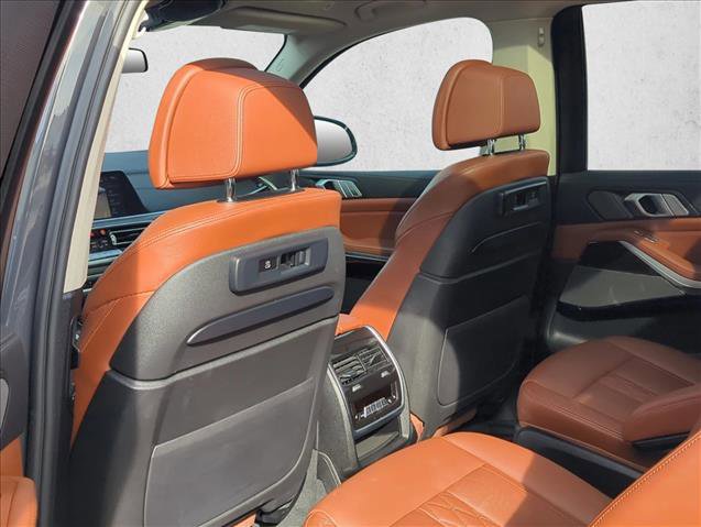 Used 2021 BMW X7 xDrive40i w/ Premium Package image 16