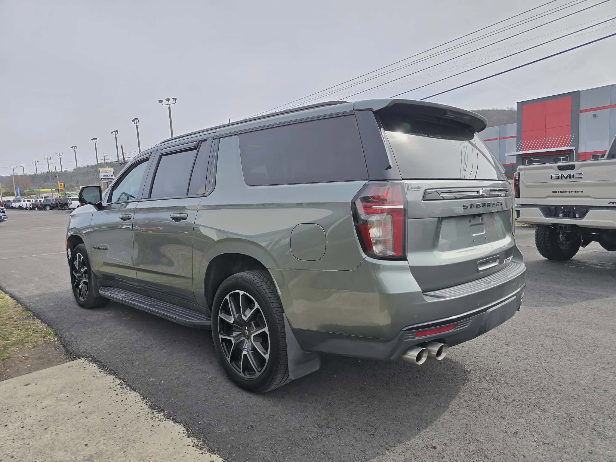 Used 2023 Chevrolet Suburban RST w/ Sport Performance Package image 6