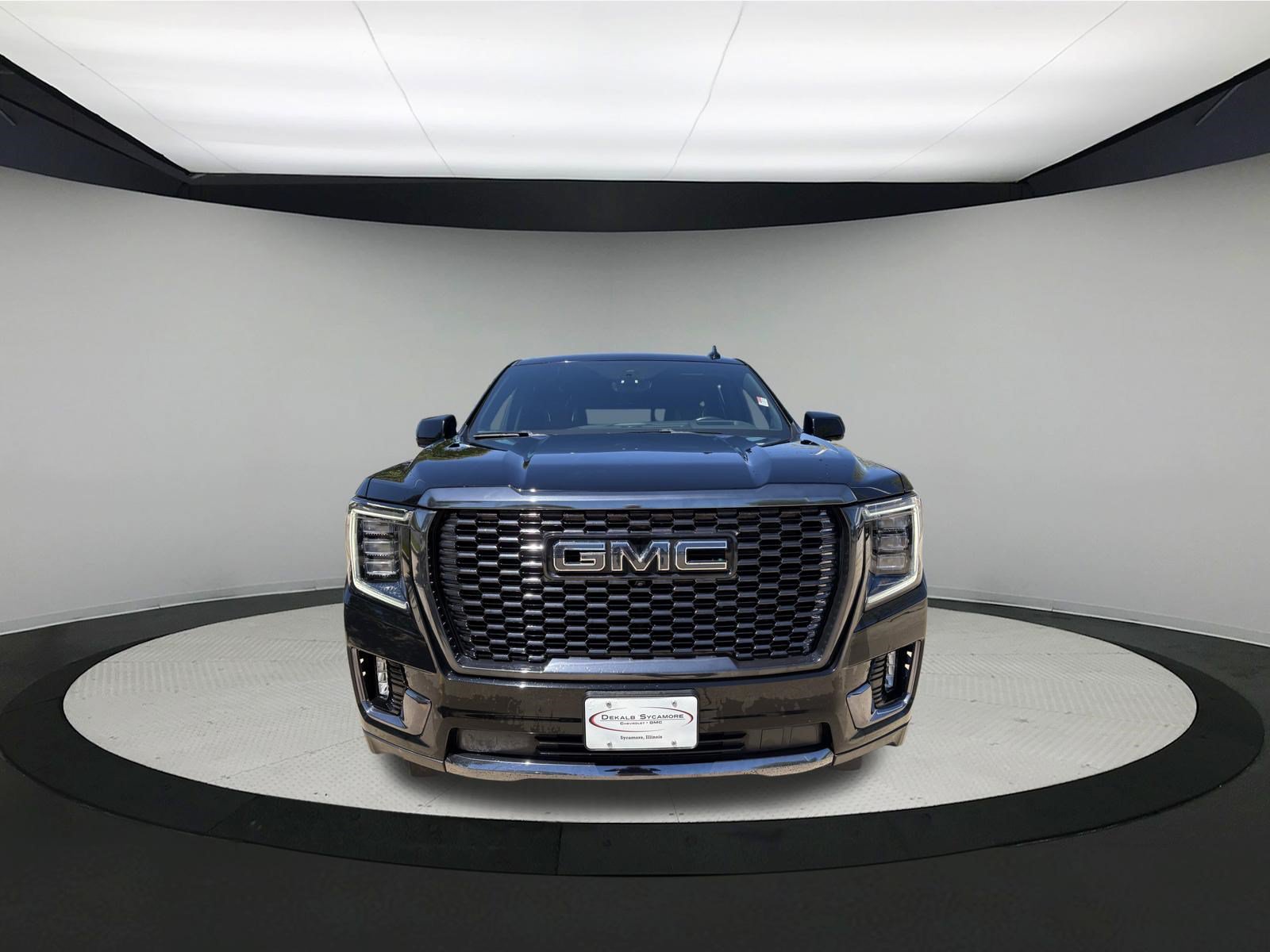 Used 2023 GMC Yukon Denali Ultimate AWD/4WD image 2