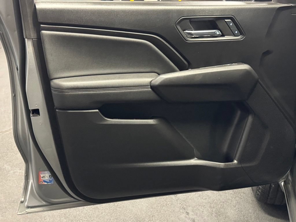 Used 2024 Chevrolet Colorado LT w/ LT Convenience Package AWD/4WD image 19