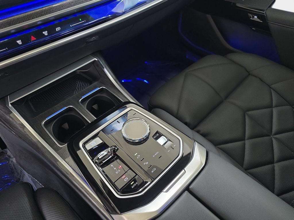 Used 2024 BMW 740i w/ Premium Package 2 RWD image 23