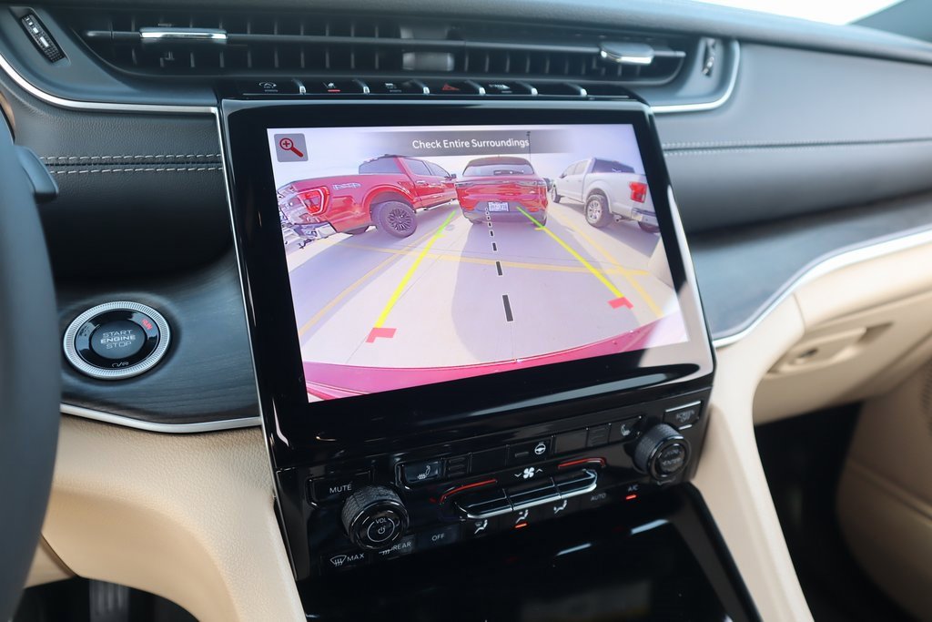 New 2025 Jeep Grand Cherokee Limited image 6