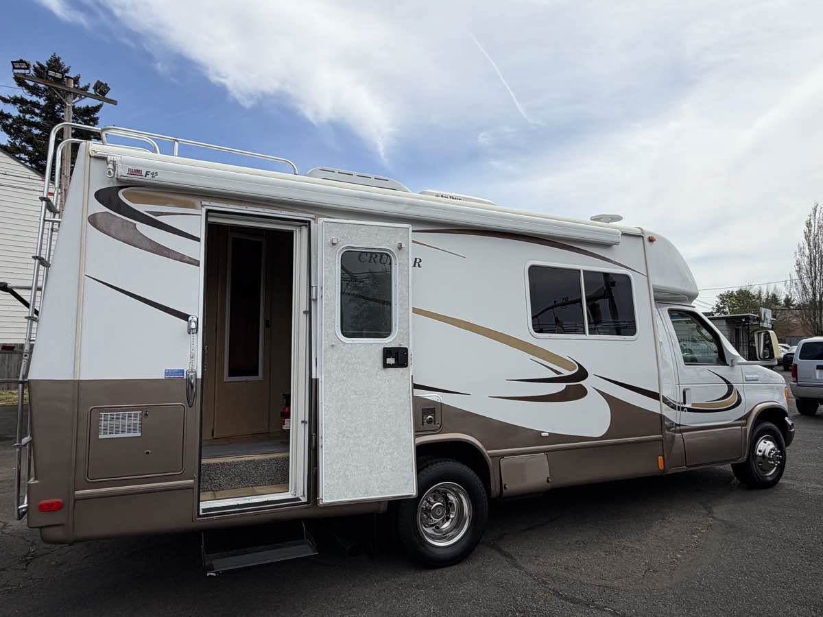 Used 2006 Ford E-450 and Econoline 450 RWD image 2
