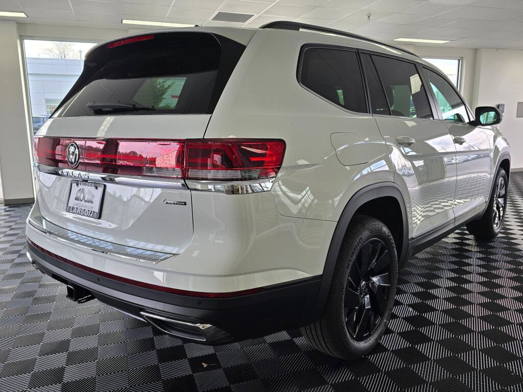 New 2024 Volkswagen Atlas SE image 4