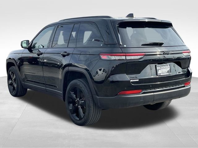 Used 2023 Jeep Grand Cherokee Limited w/ Black Appearance Package image 5